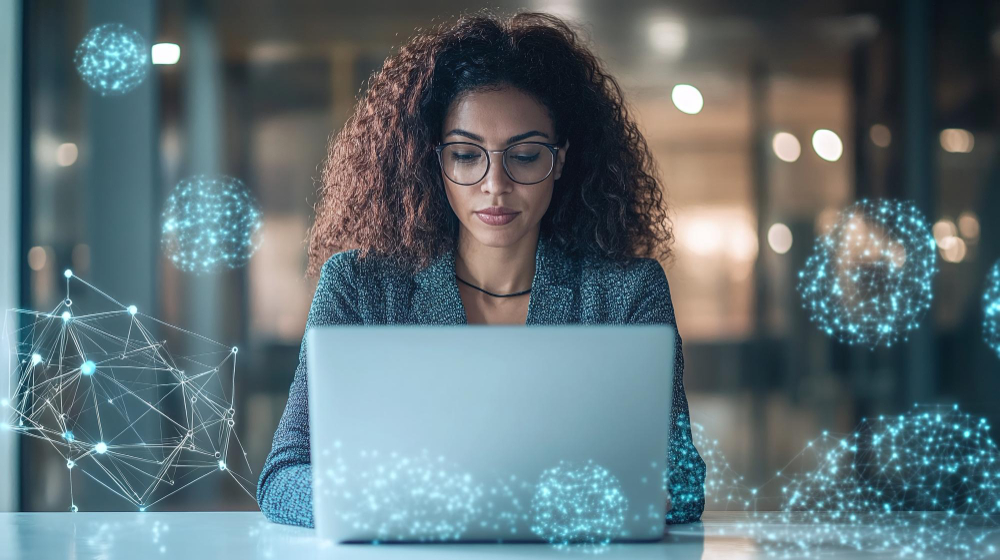 profissional trabalhando em laptop com elementos visuais de inteligencia artificial e redes digitais representando automacao no ambiente de trabalho